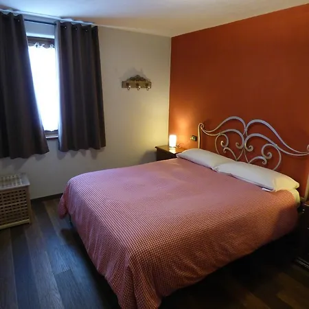 Hosquet Nocleg ze śniadaniem