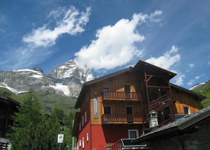 Hosquet לינה וארוחת בוקר 3*